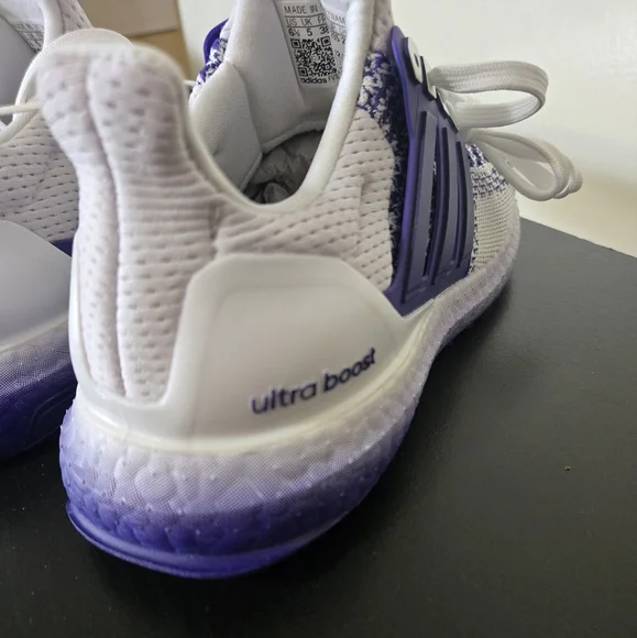 Brand New!! NWT ADIDAS Ultra BOOST Athletic Shoes Size Womens 6.5 - Picture 7 of 10